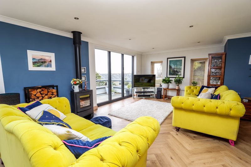 Property photo 2 of 31 Lounge/Diner