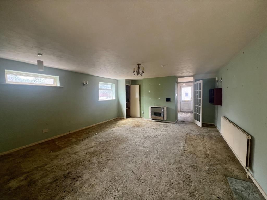 Property photo 3 of 13 Living Room