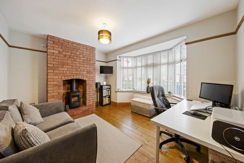 Property photo 2 of 26 Sitting-Room.