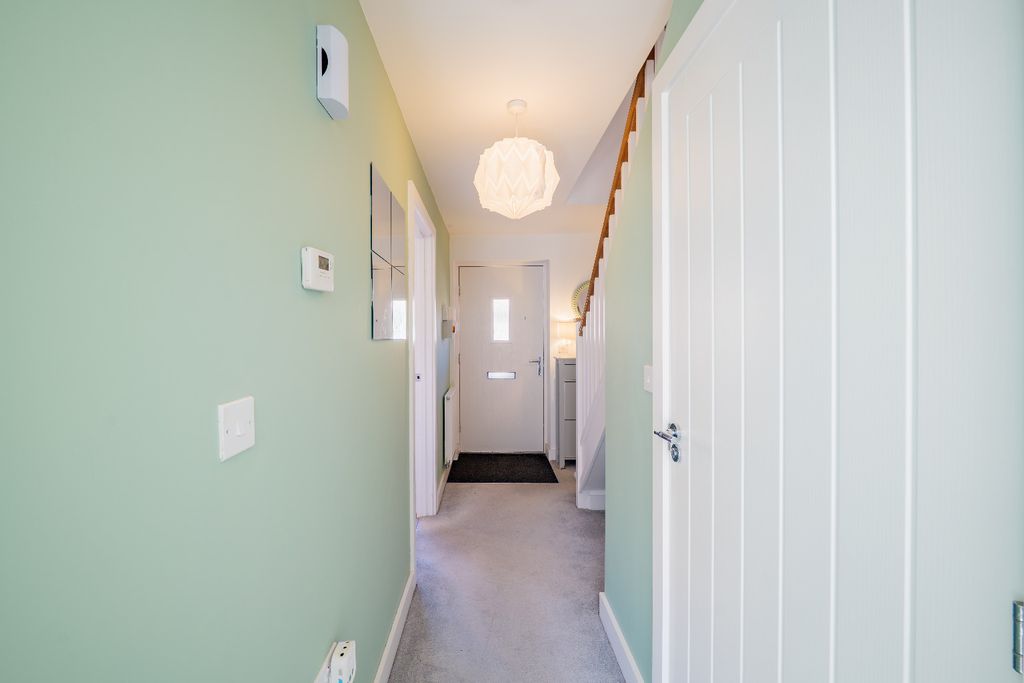 Property photo 2 of 13 5454722