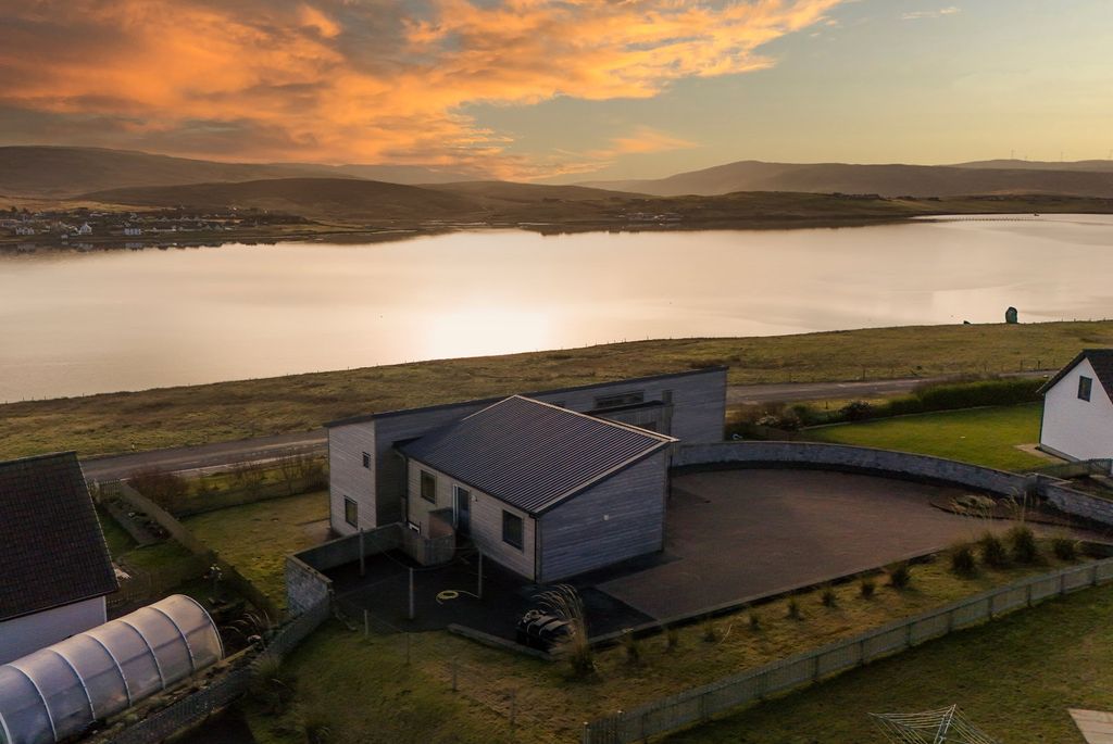 Property photo 3 of 69