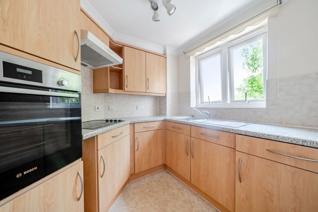 Property photo 3 of 15 1498562-8-6A68d6E...