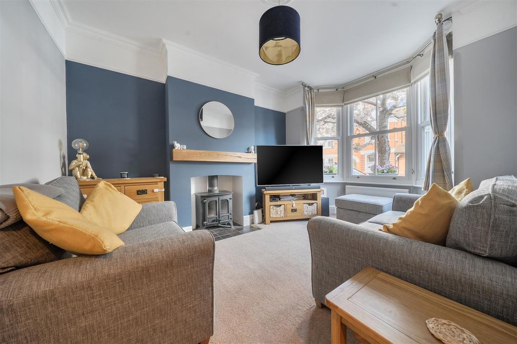 Property photo 2 of 13 Sitting Room H.Jpg