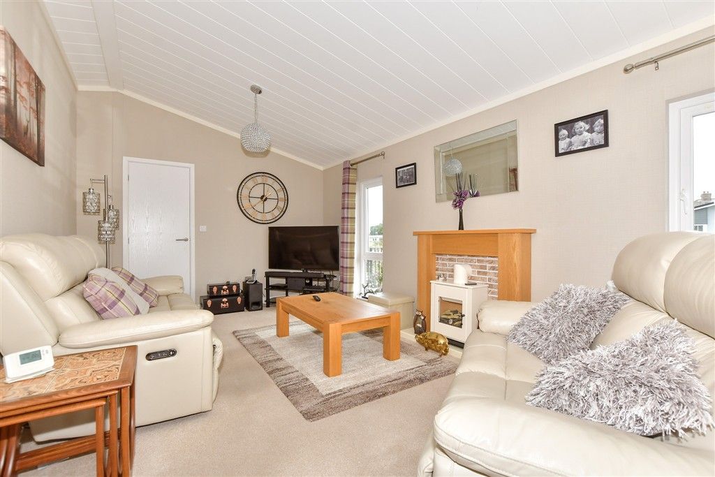 Property photo 1 of 12 Lounge/ Diner