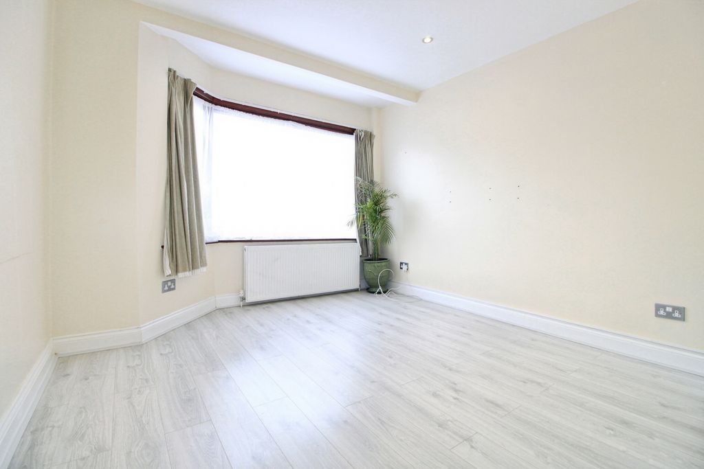 Property photo 2 of 19 Gallery
