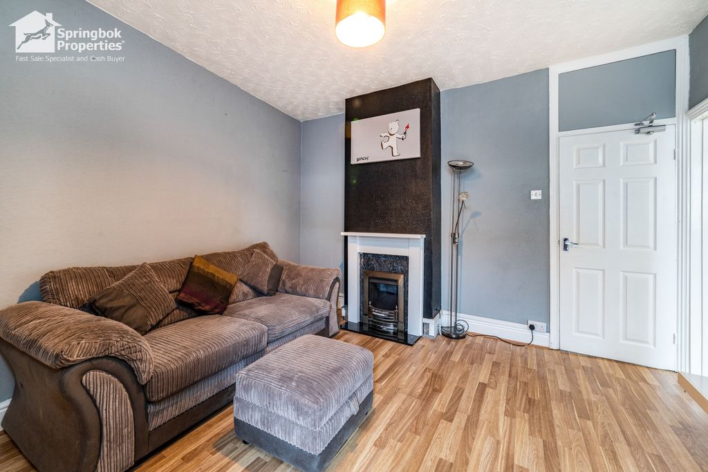 Property photo 2 of 12 1