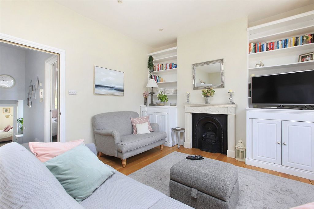 Property photo 2 of 10