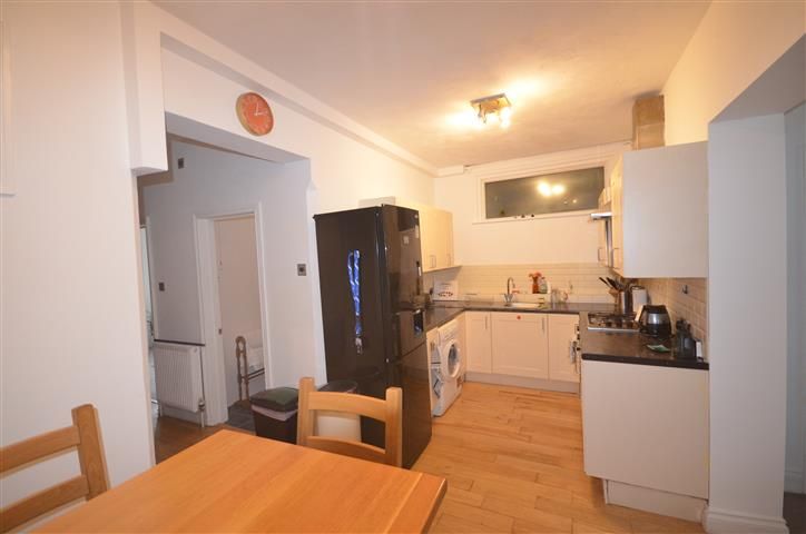 Property photo 3 of 12 Kitchen