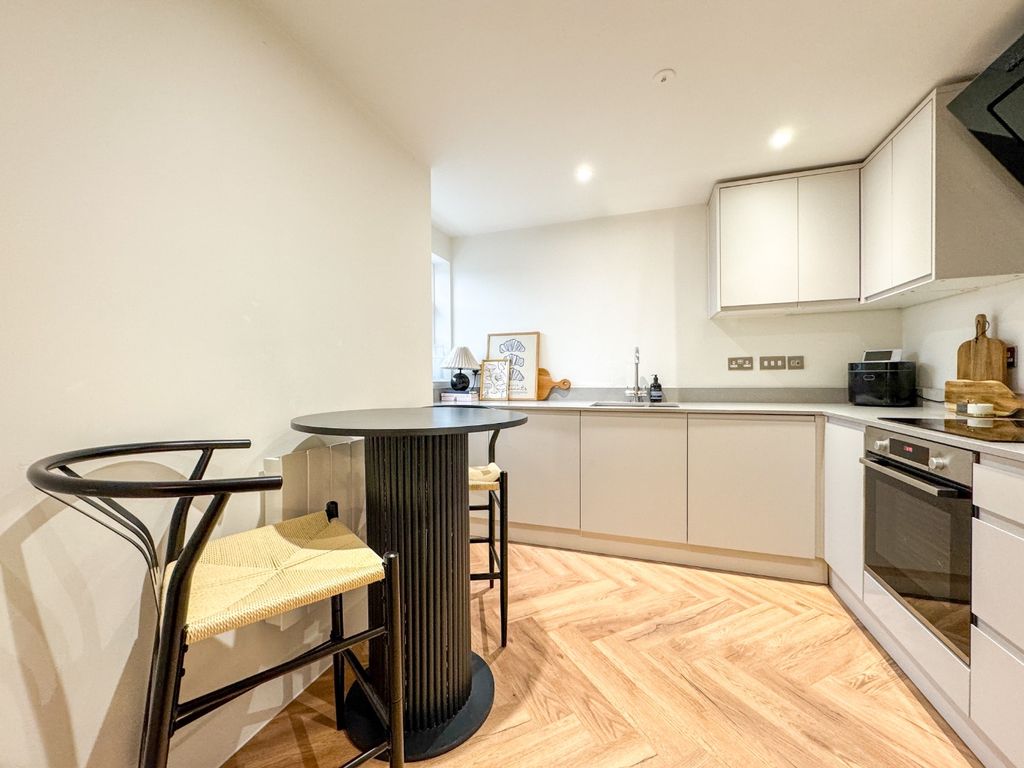 Property photo 2 of 15 3948034