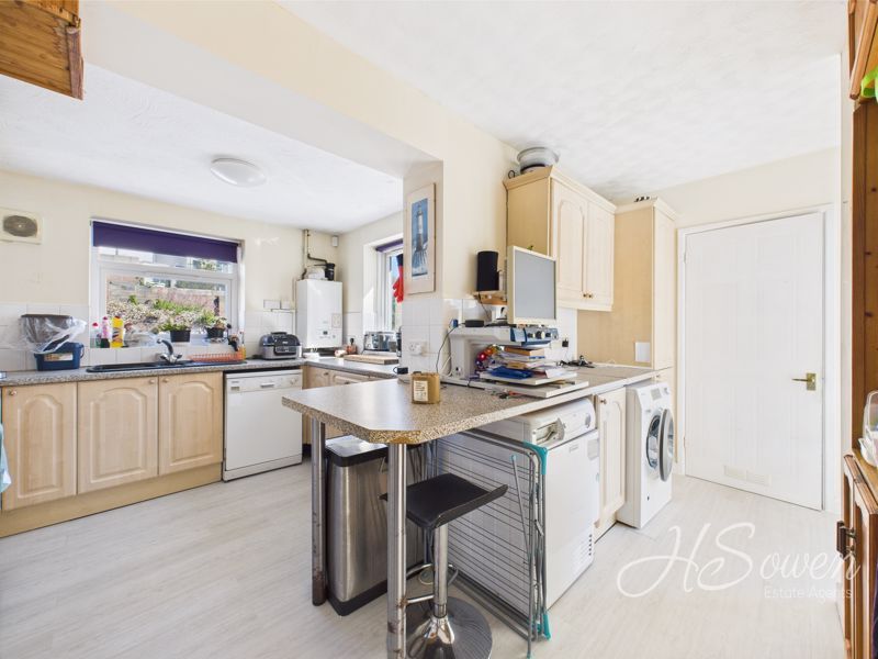 Property photo 3 of 17 Photo 9