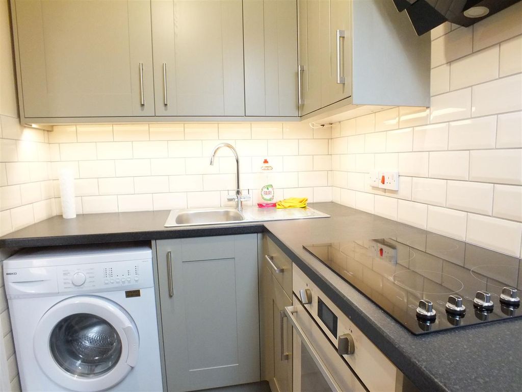 Property photo 2 of 10 Kitchen 2.Jpg