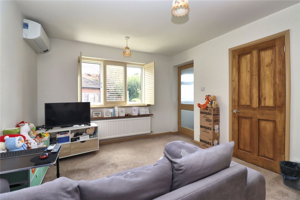 Property photo 3 of 8 Picture No. 08