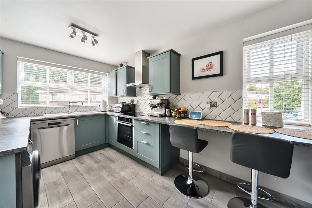 Property photo 3 of 8 Evensyde - Kitchen 4.Jpg