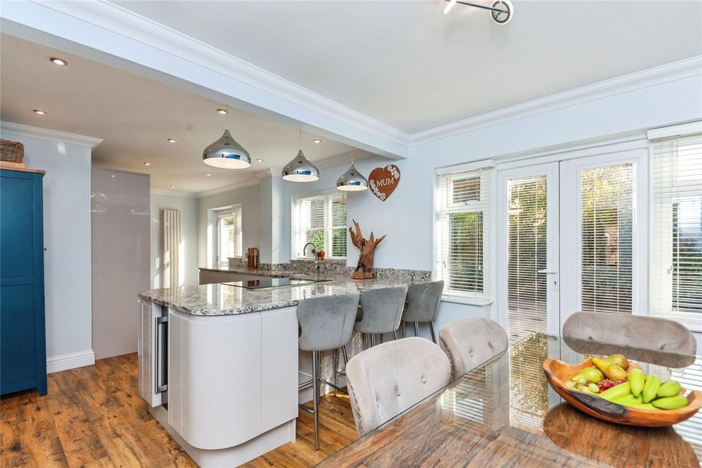 Property photo 2 of 19 Kitchen