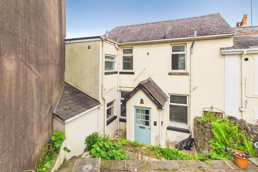 Property photo 2 of 13