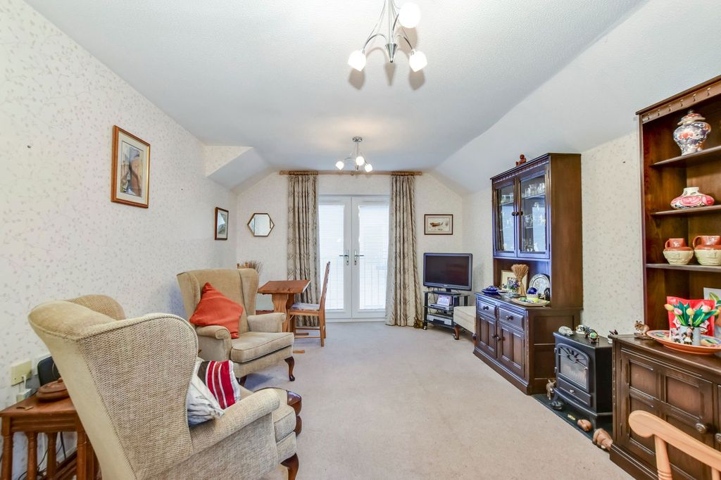 Property photo 2 of 9