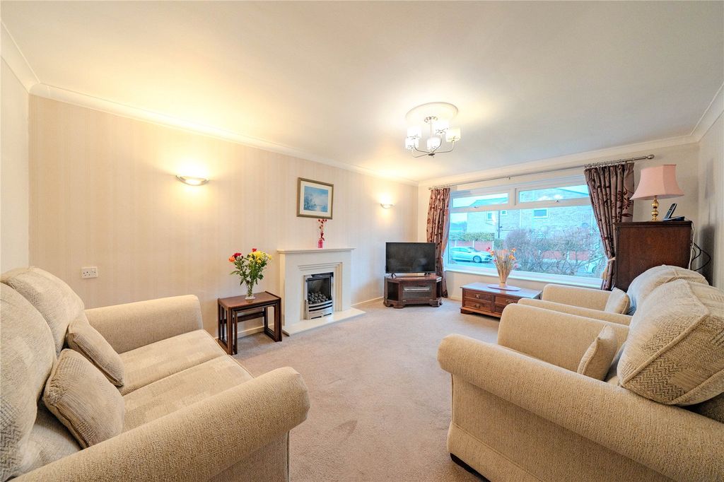 Property photo 2 of 21 Picture No. 16