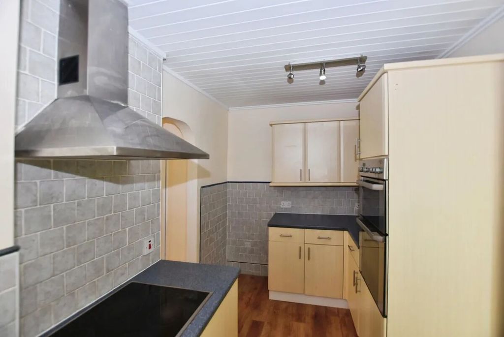 Property photo 3 of 15 Picture 3