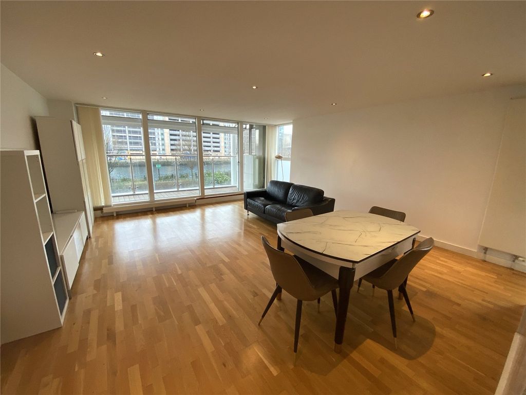 Property photo 2 of 10 Living Room