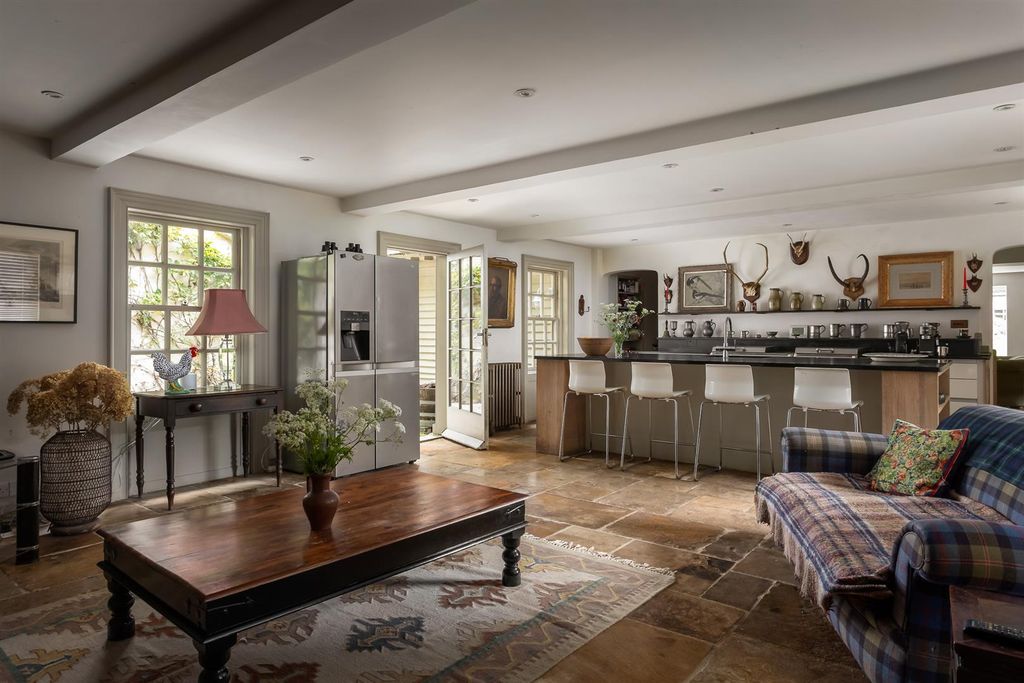 Property photo 3 of 39 55 - Hill House - Gl7 7Ep - Web.Jpg