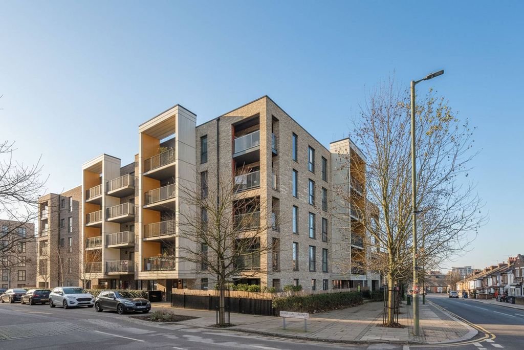 Property photo 2 of 9