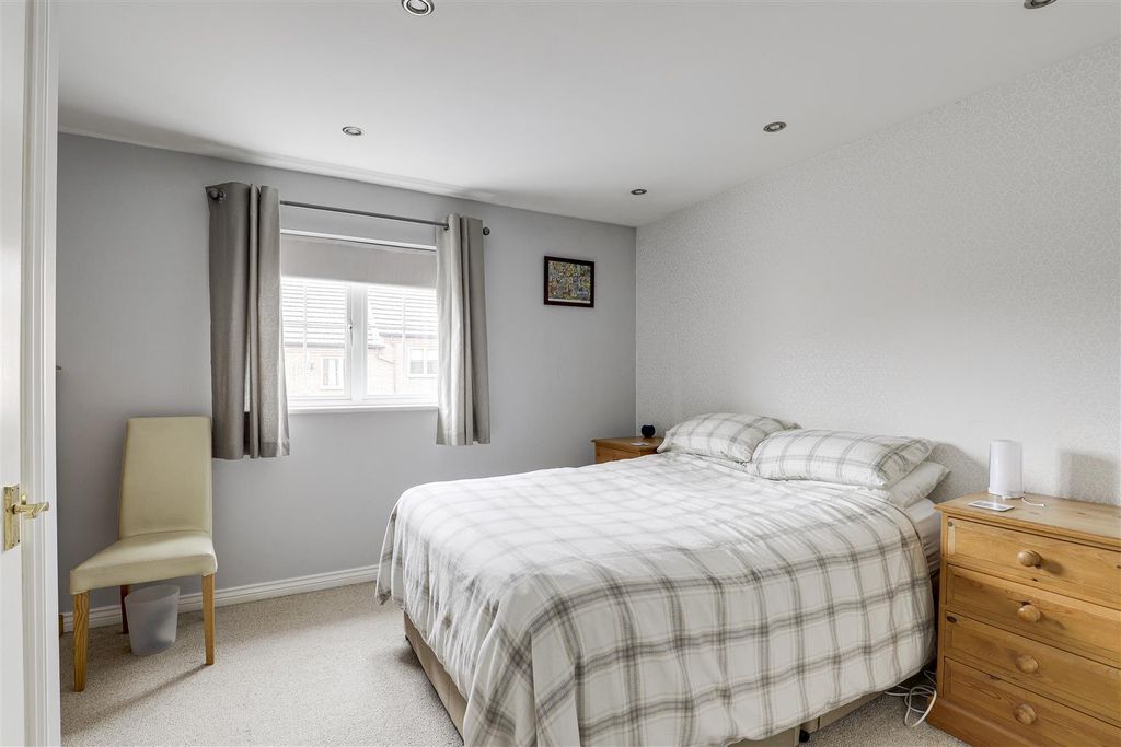 Property photo 3 of 14 8232.Jpg