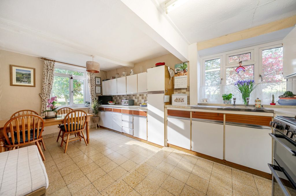 Property photo 3 of 20 1359874-7-68d5791...