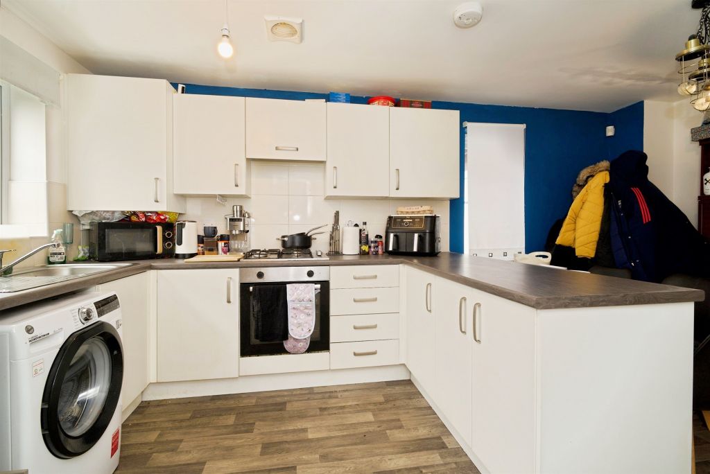 Property photo 3 of 21