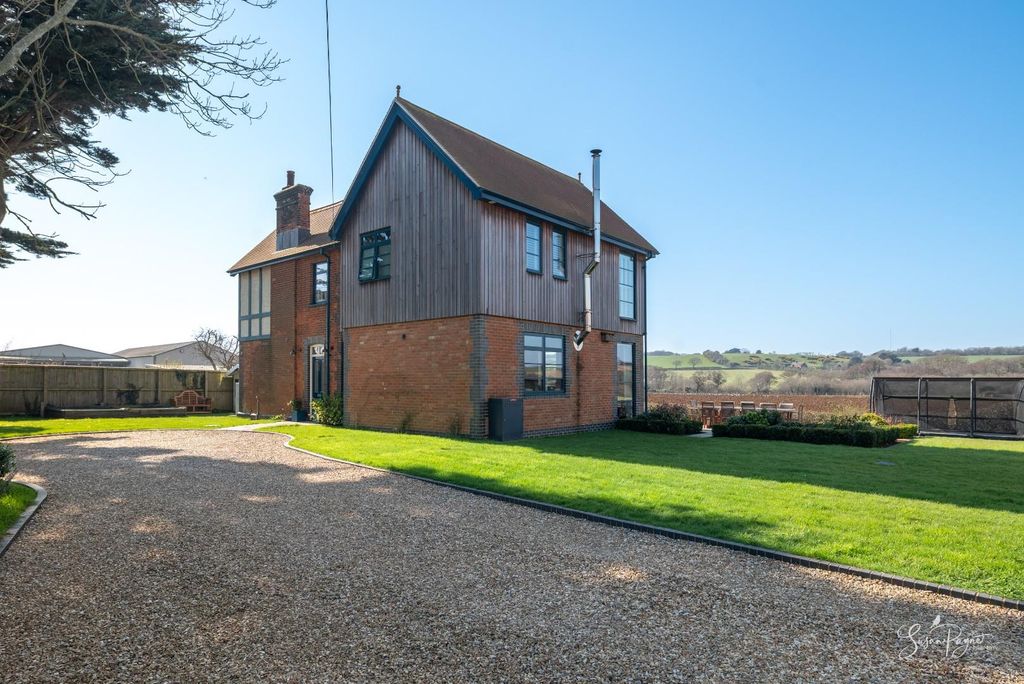 Property photo 1 of 58 Welcome To Station House