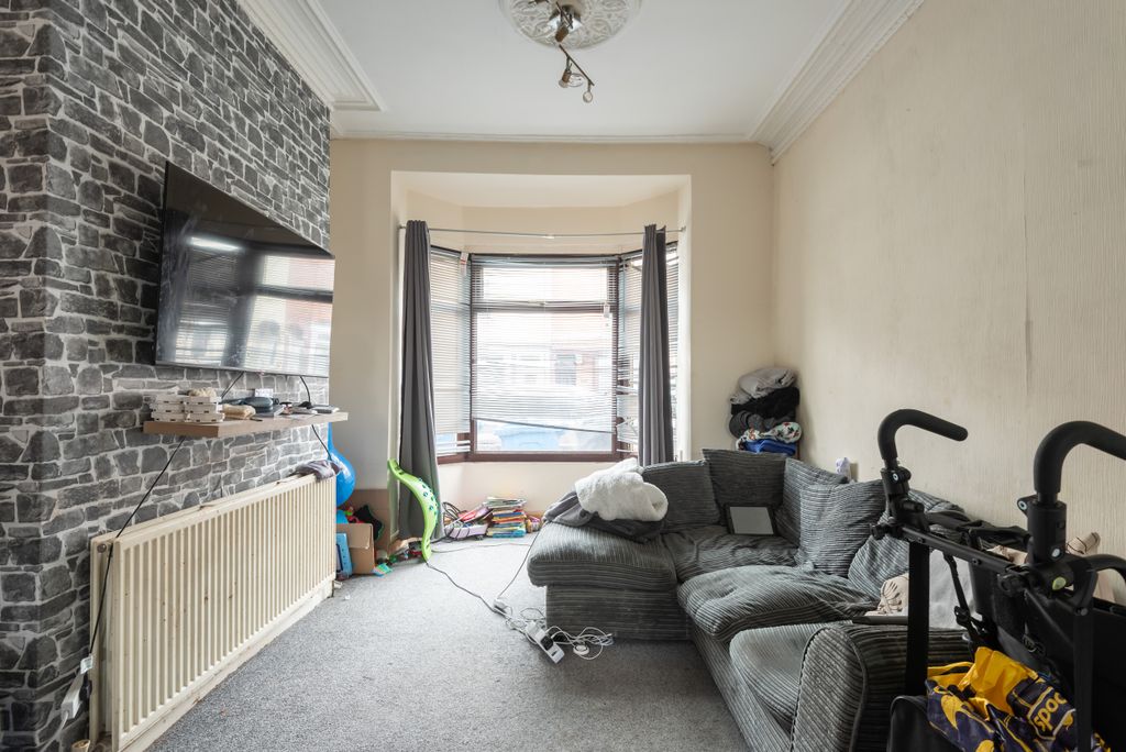 Property photo 2 of 17