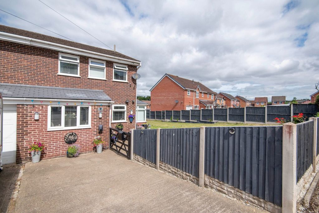 Property photo 2 of 13