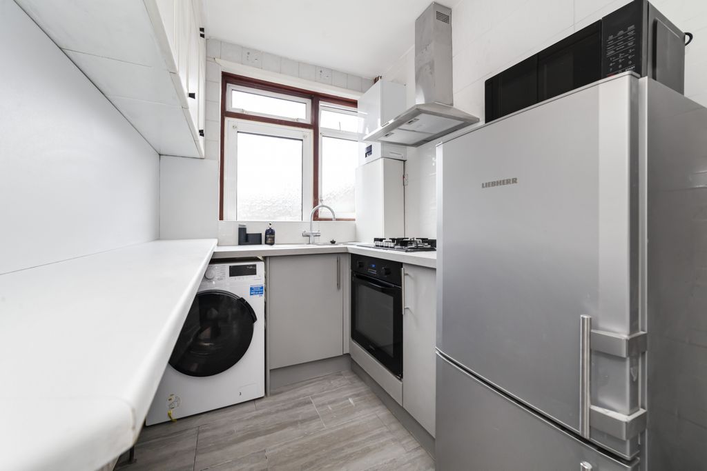 Property photo 1 of 18 3 Bedroom Semi Detached House