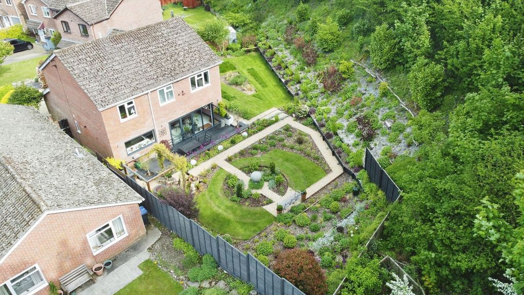 Additional image 27 of 4 bed detached house for salePriorsfield, Marlborough SN8