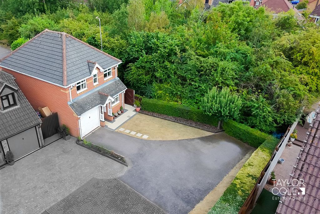 Property photo 2 of 29