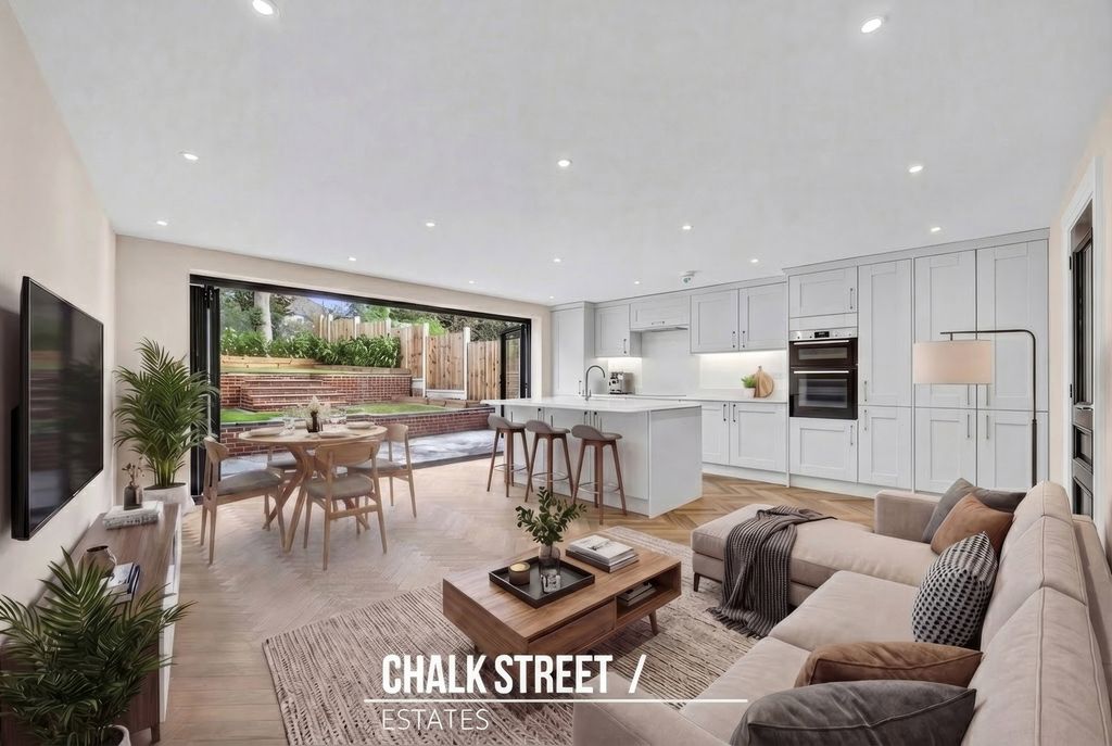 Property photo 2 of 35