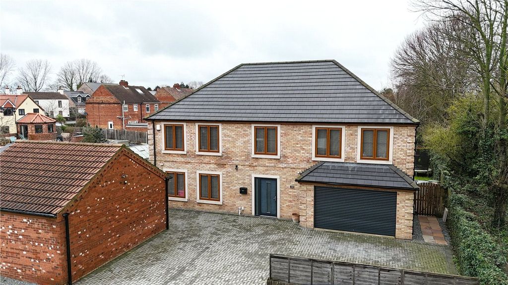 Property photo 1 of 30 Picture No. 09