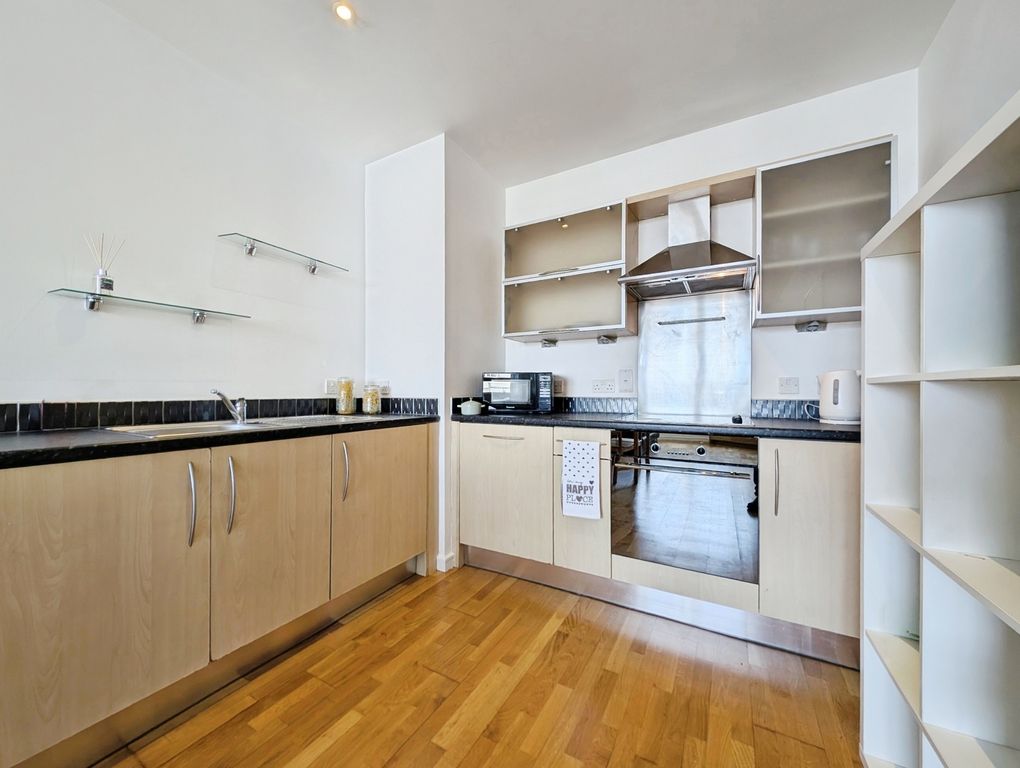 Property photo 3 of 9 Pbox-Img.Jpg