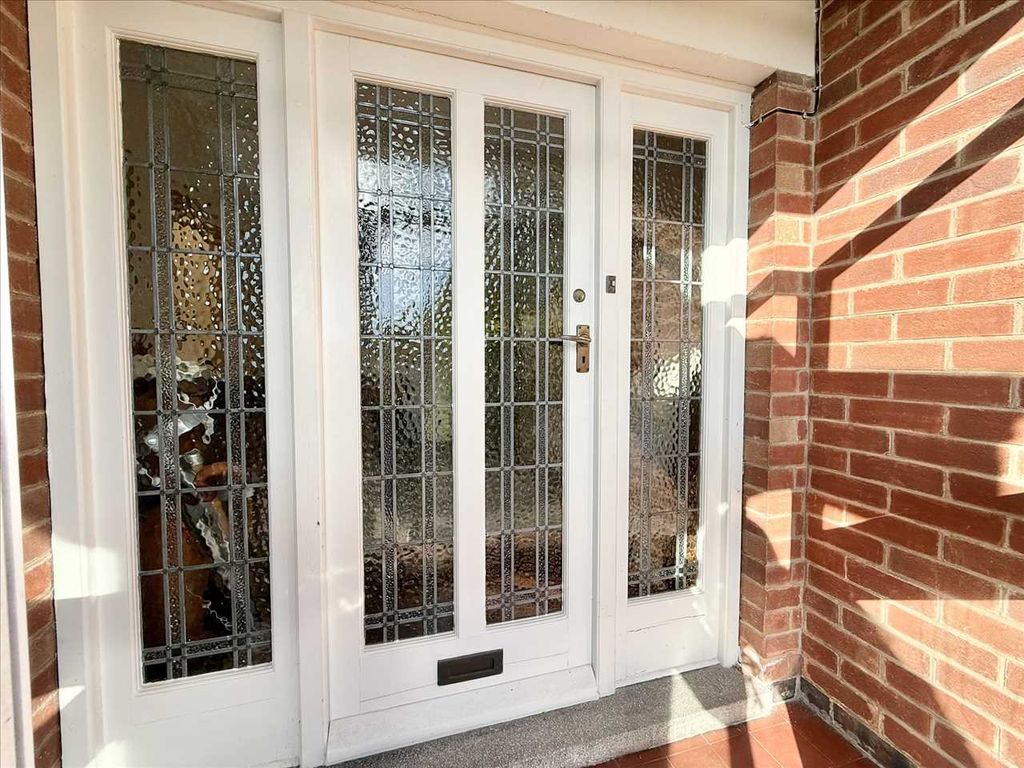 Property photo 2 of 26 Entrance Porch