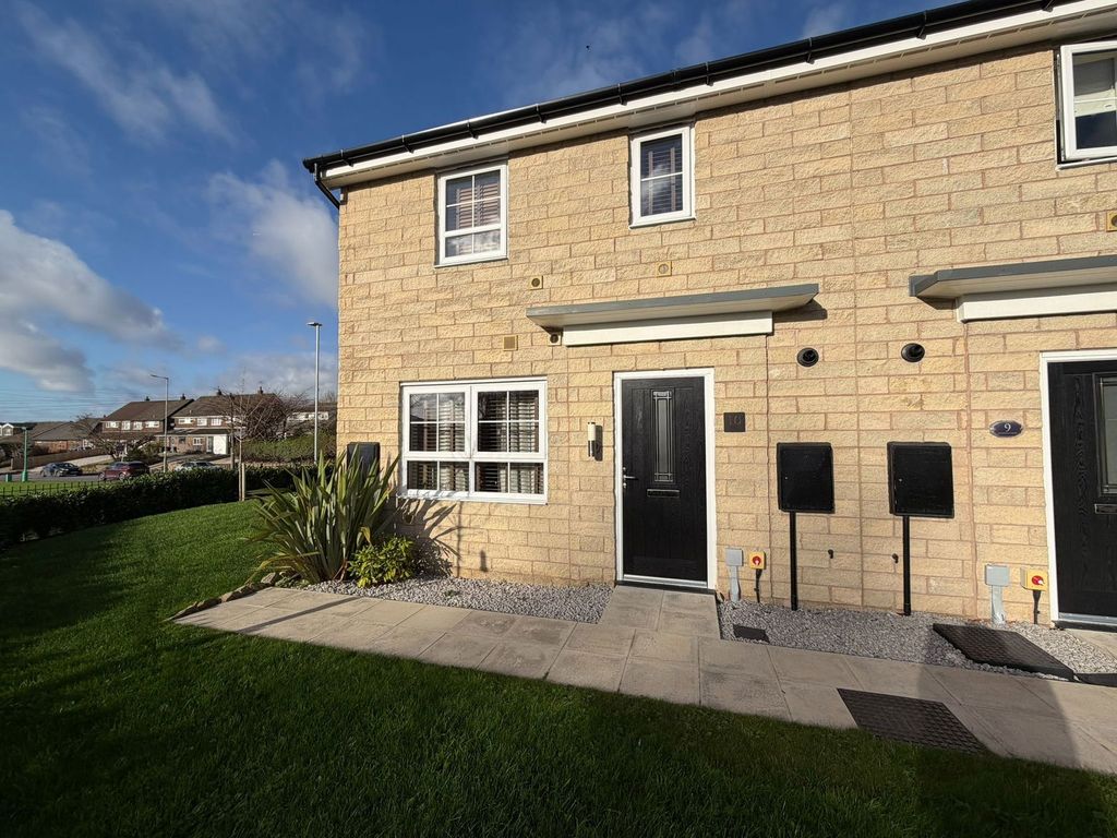 Property photo 2 of 27