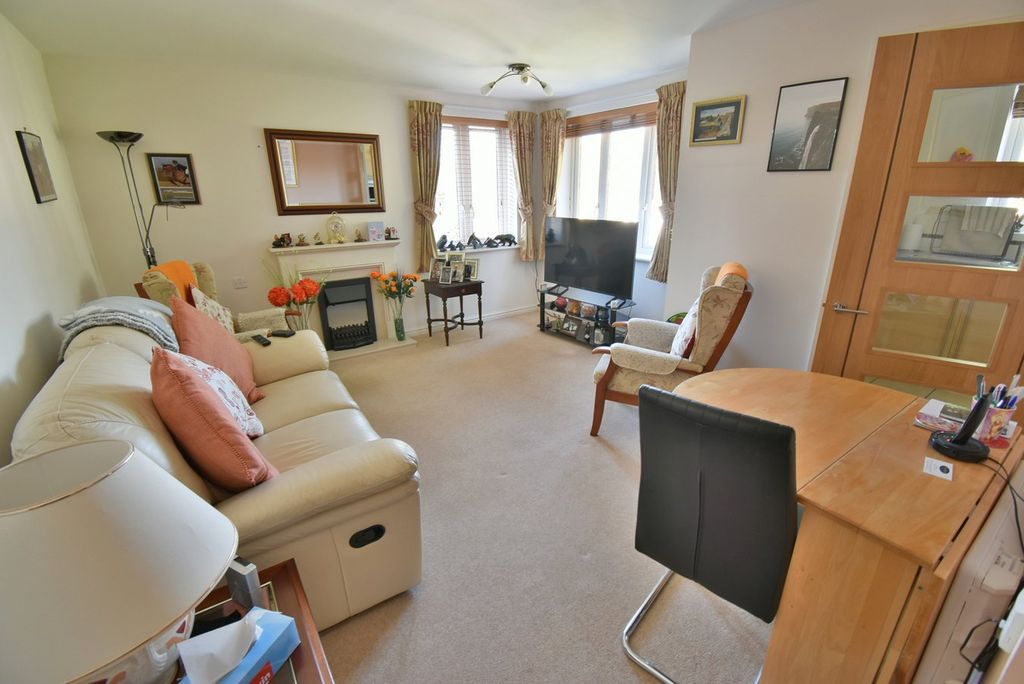 Property photo 3 of 14