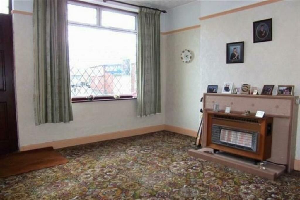 Property photo 2 of 8