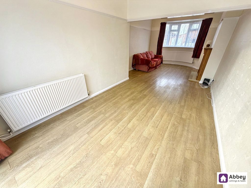 Property photo 3 of 16 Lounge/Diner