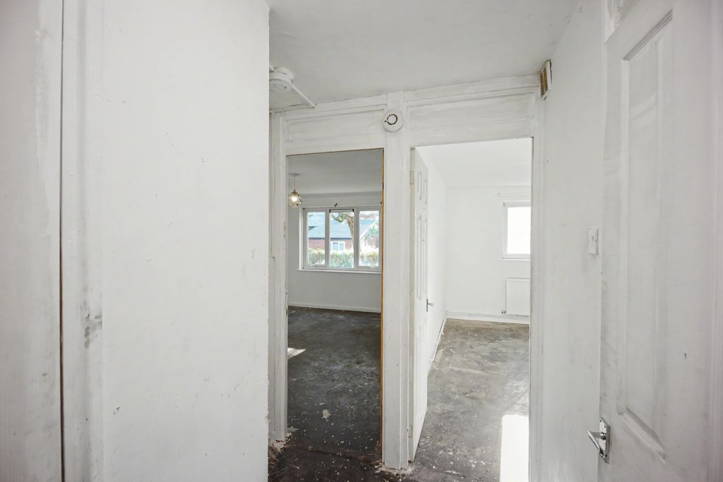 Property photo 3 of 15 6 Fell View, Chorley, Lancashire, Pr6 0Nt
