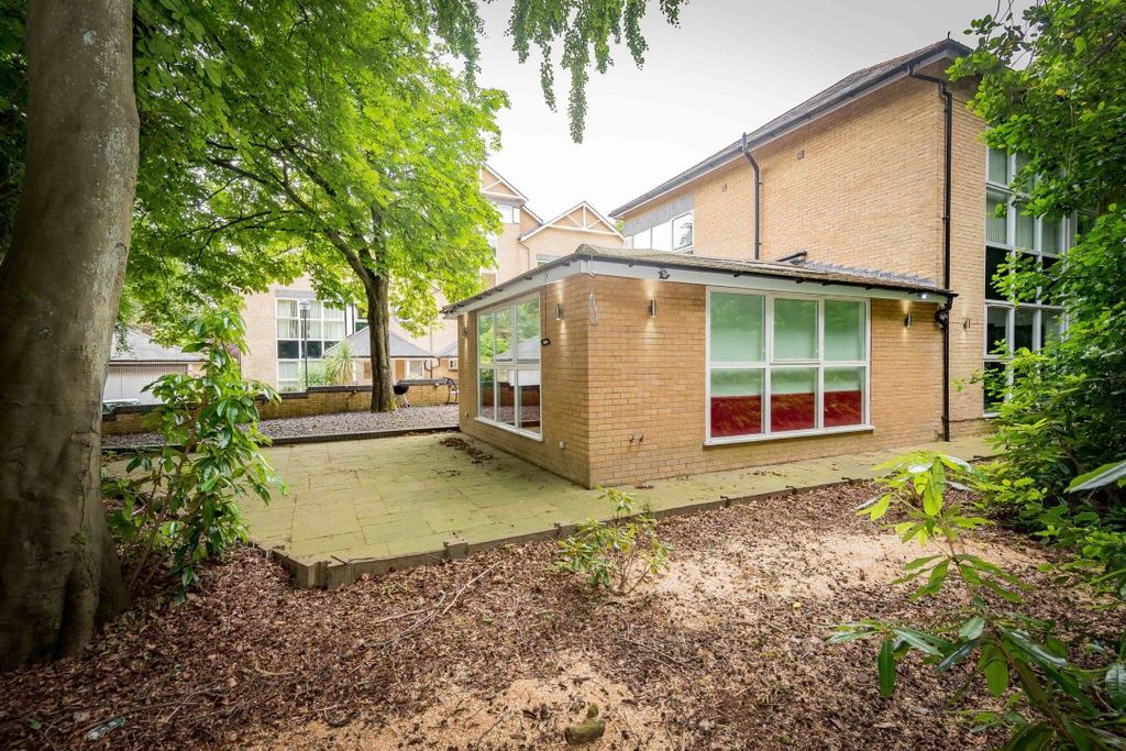 Property photo 1 of 31
