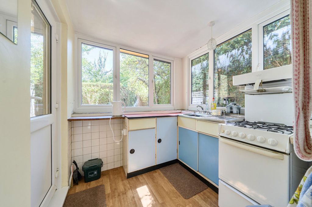 Property photo 2 of 16 Kitchen