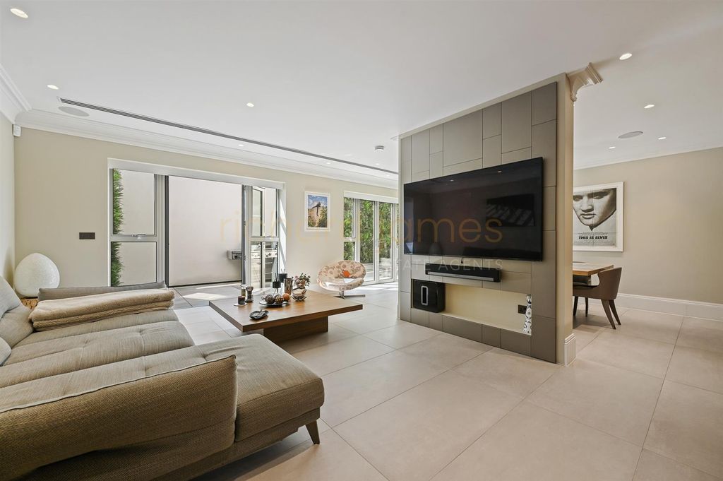 Additional image 11 of 3 bed flat to rentElizabeth Grove, Bushey Heath WD23