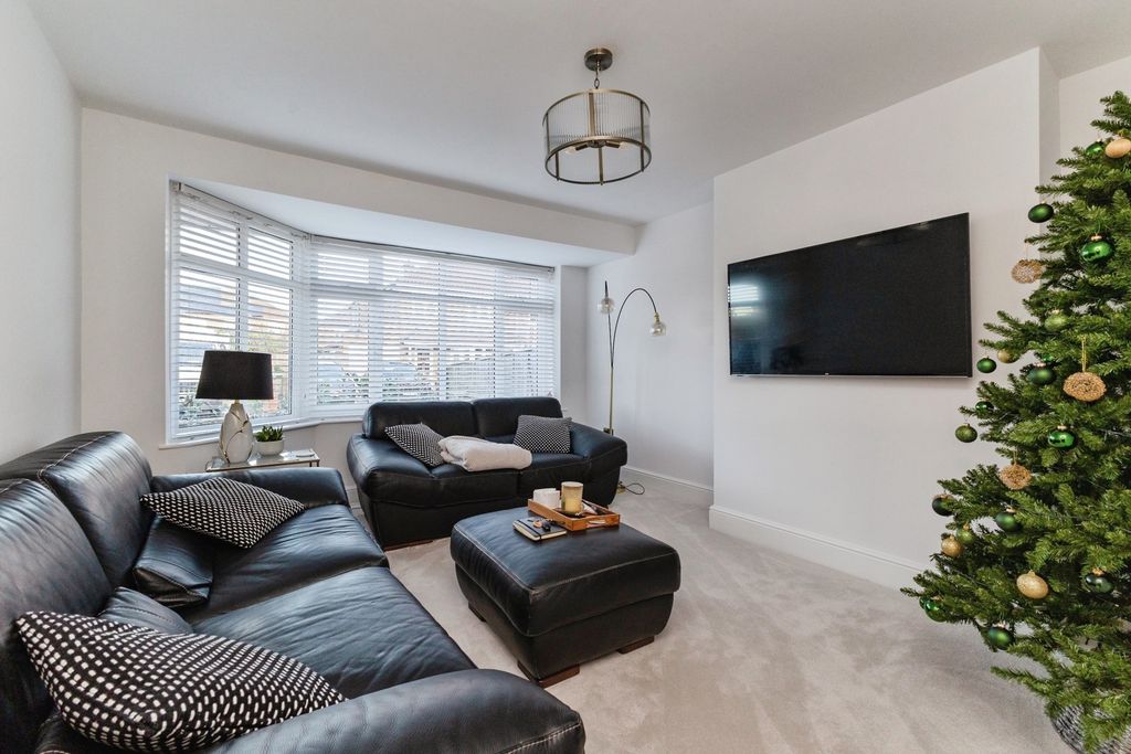 Property photo 2 of 18 Pbox-Img.Jpg