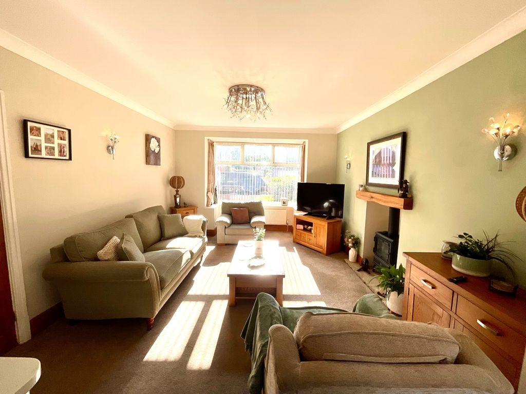 Property photo 3 of 28
