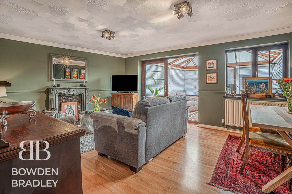 Property photo 2 of 29