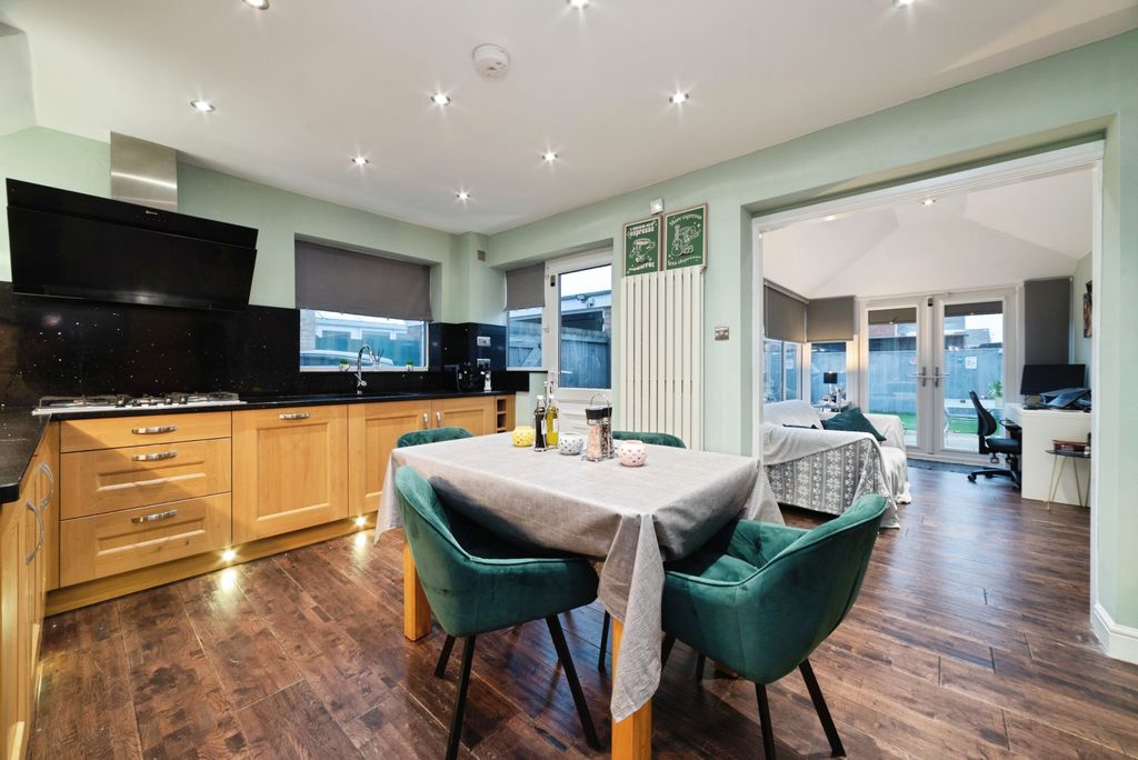 Property photo 3 of 14 Photo #3